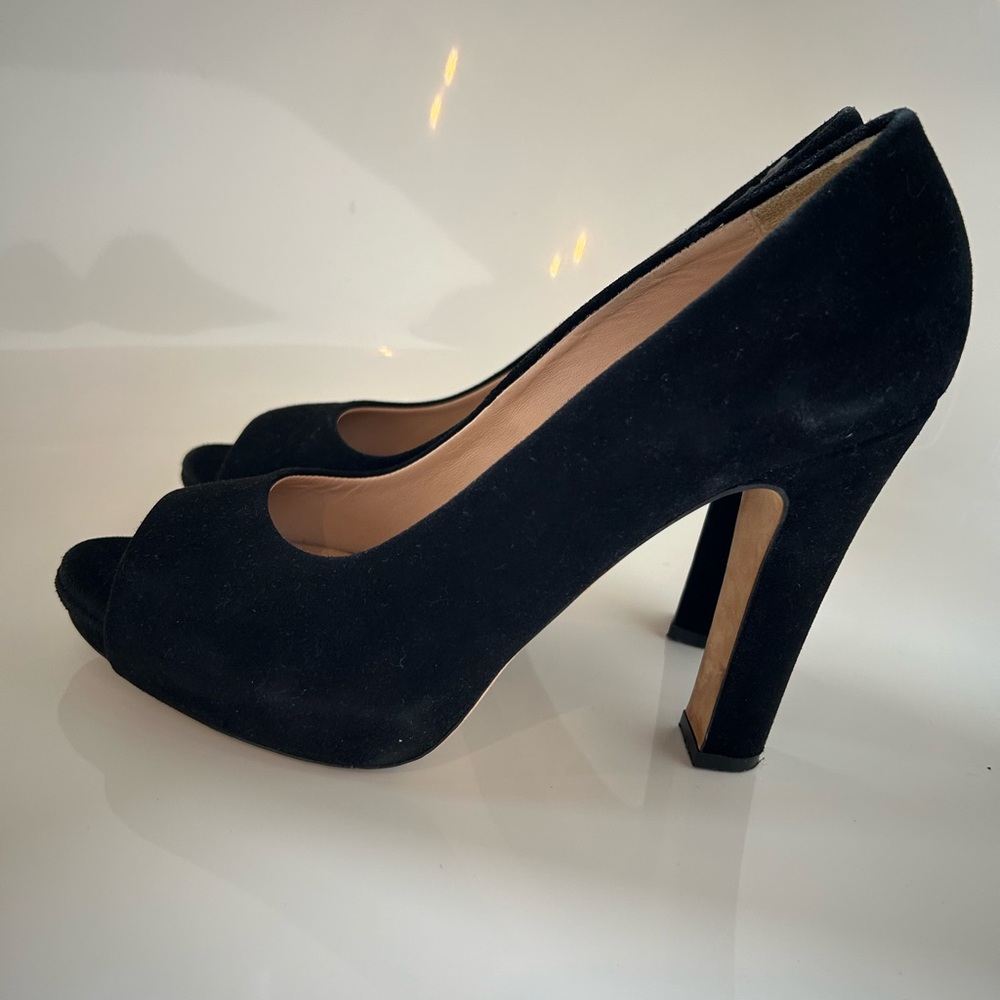GRAVITY POPE Black Suede Peep-Toe Heels